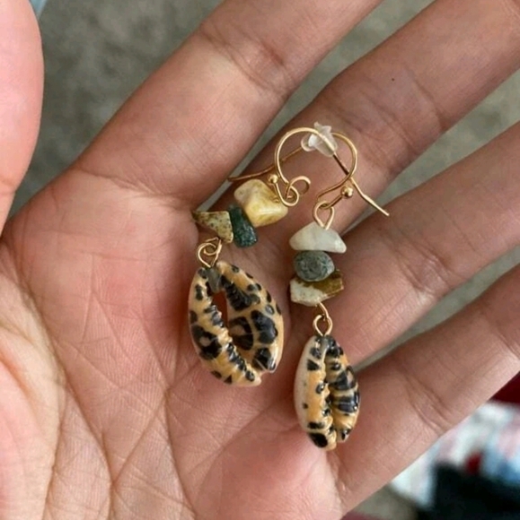 Boho Shell Beaded Drop Earrings Cheetah Print Beachy Tropical Dangle Small New - Picture 13 of 13